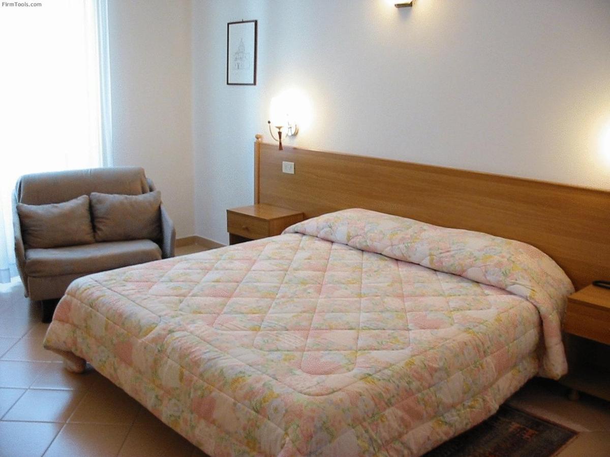 Hotel Castello Mesagne Habitación foto