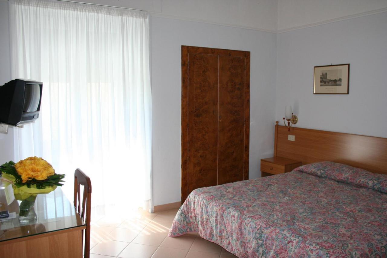 Hotel Castello Mesagne Habitación foto
