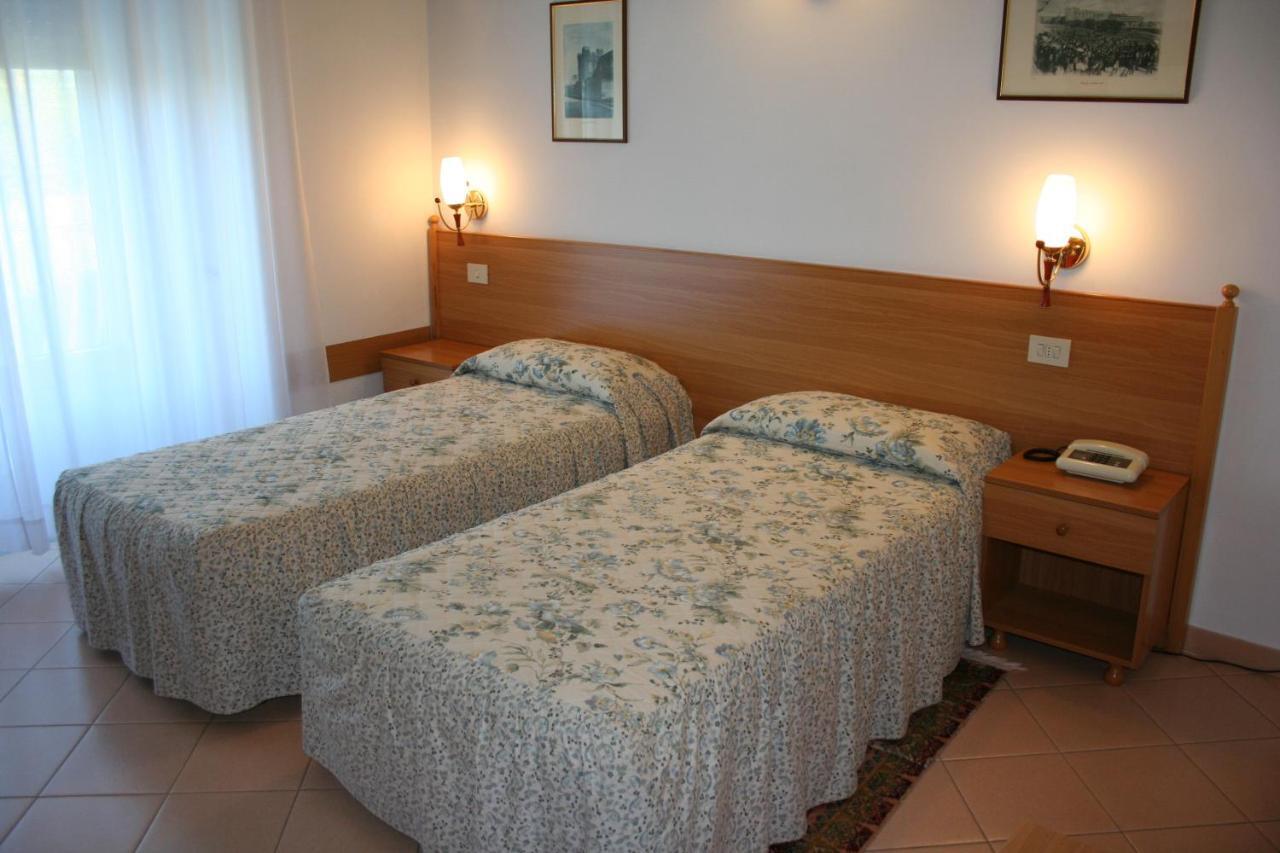 Hotel Castello Mesagne Habitación foto
