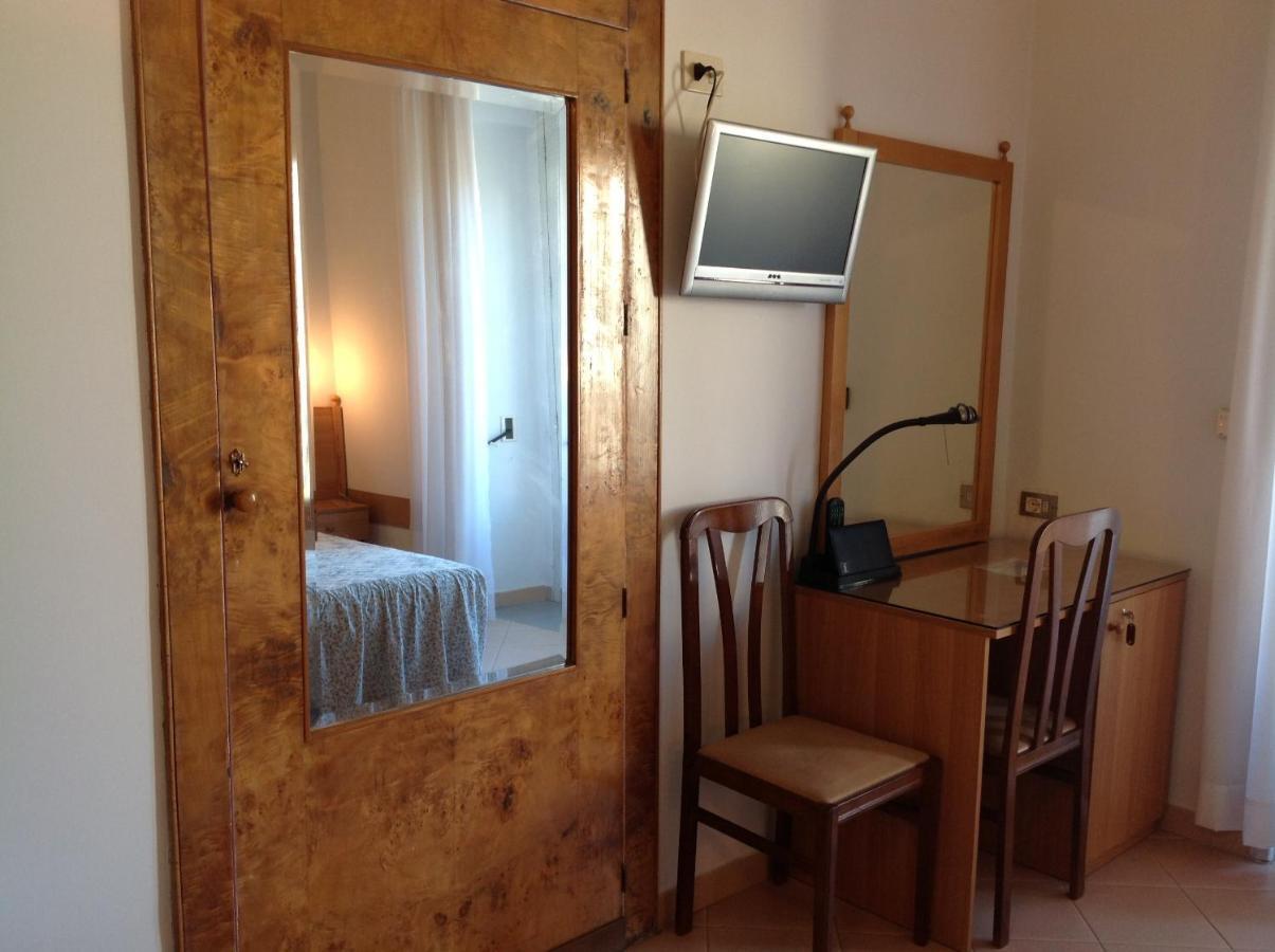 Hotel Castello Mesagne Habitación foto
