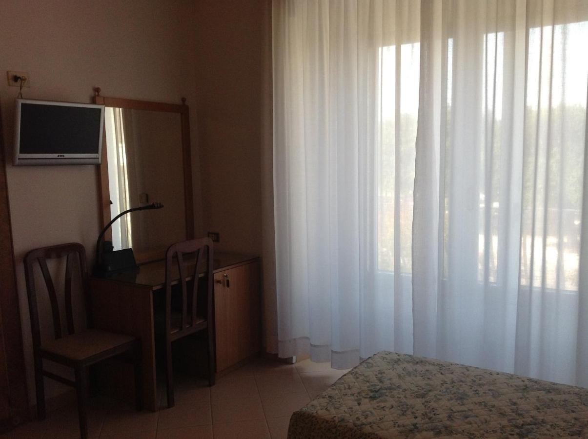 Hotel Castello Mesagne Habitación foto