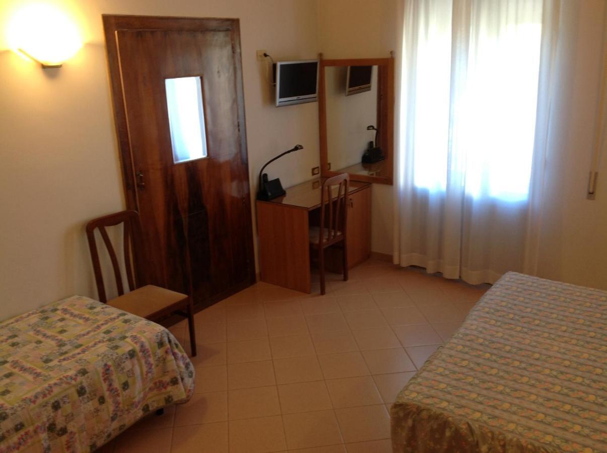 Hotel Castello Mesagne Habitación foto