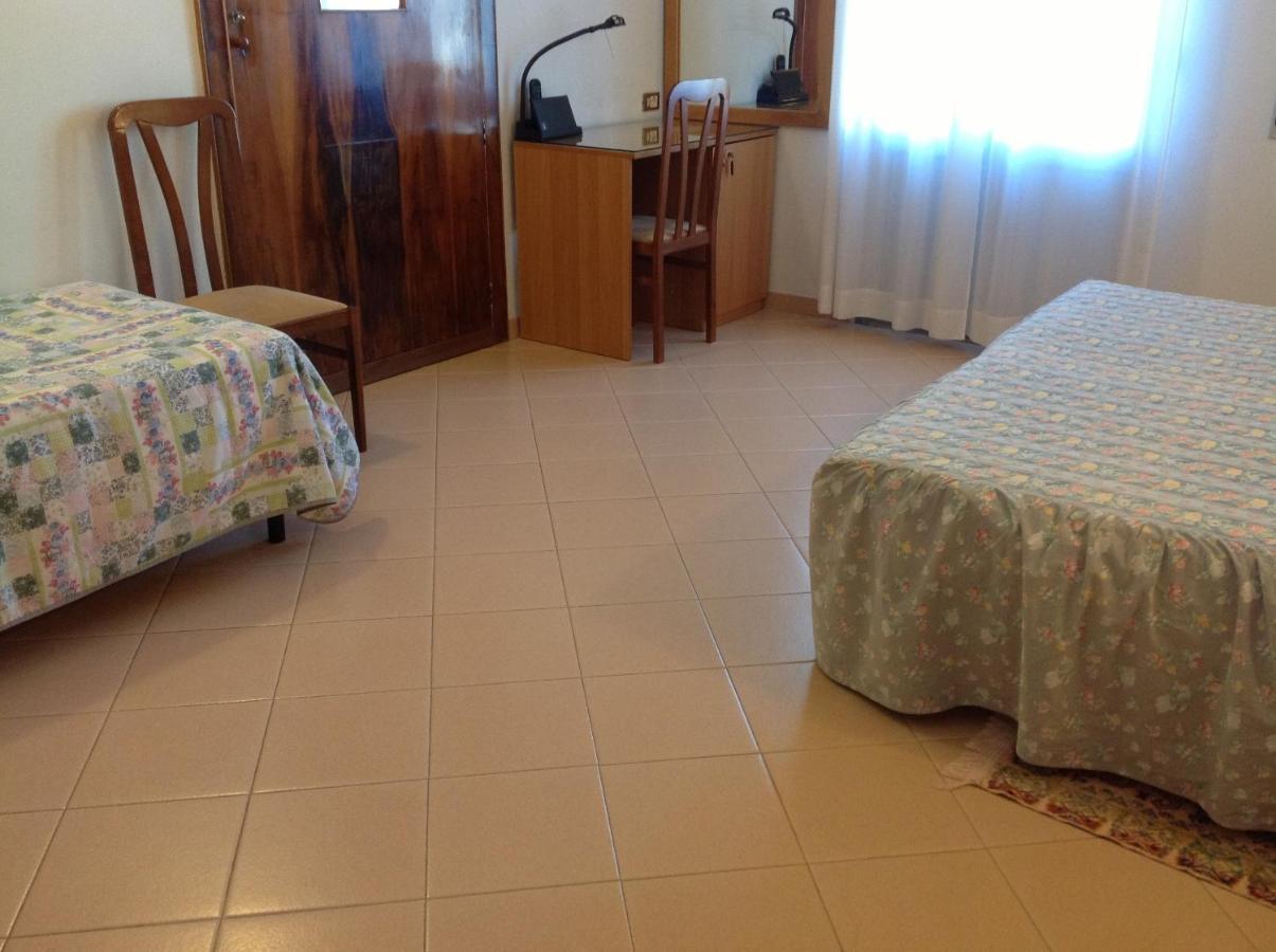 Hotel Castello Mesagne Habitación foto