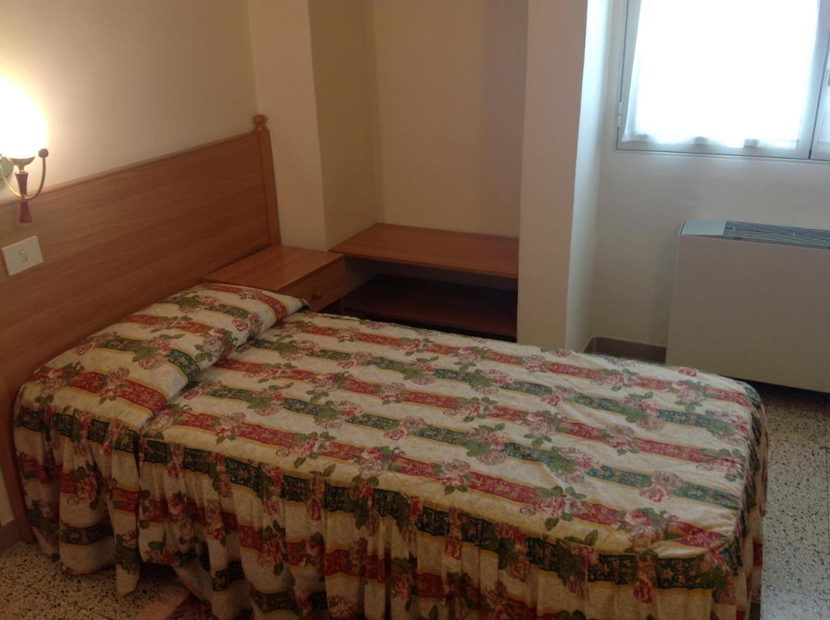 Hotel Castello Mesagne Habitación foto